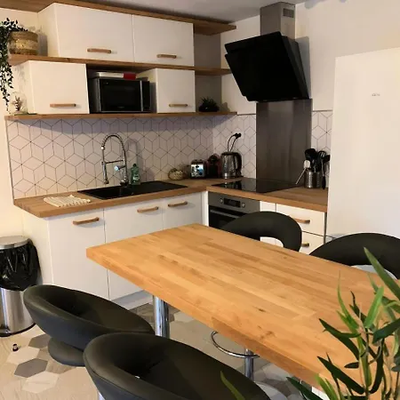 A - Cozen - Minlabtls00 Mae-7261 Apartment